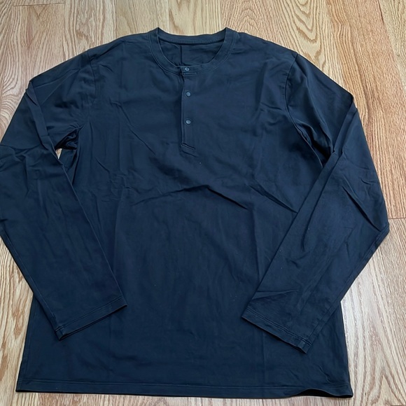 Lululemon men’s small black fundamental long sleeve tee. - Picture 1 of 11